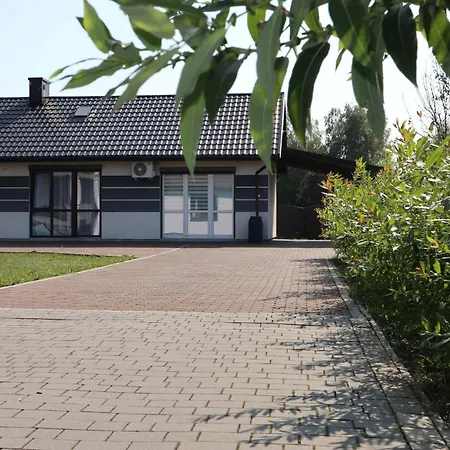 Villa W Sercu Natury Jarocin (Nisko)